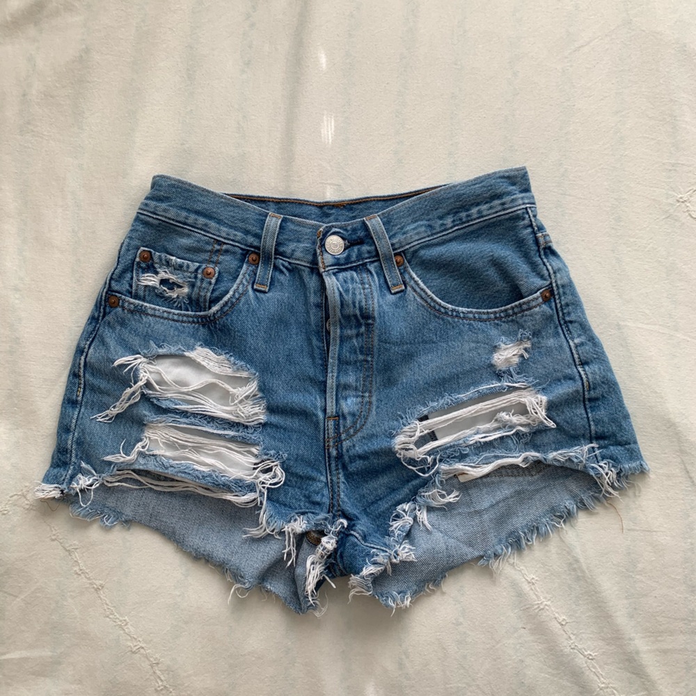 Levi’s 501 Distressed Jean Shorts — 24